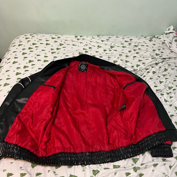 Detroit Red Wings NHL leather bomber jacket Giii - Picture 2 of 11